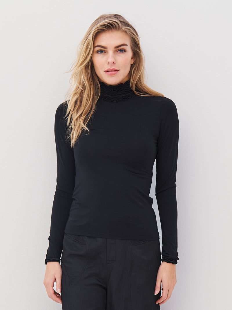 NÜ ADELE Rollkragen T-Shirt Tops und T-shirts Schwarz