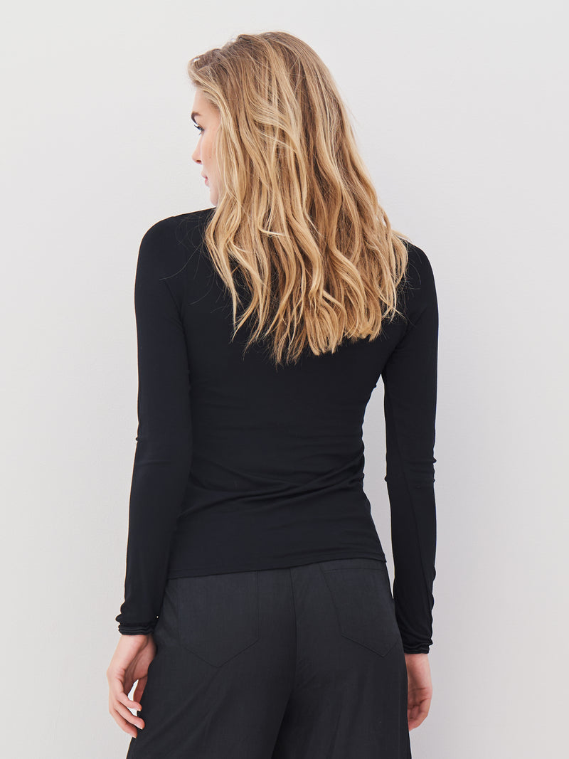 NÜ ADELE Rollkragen T-Shirt Tops und T-shirts Schwarz