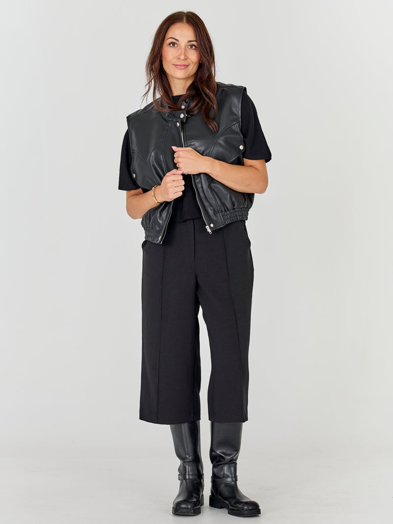 NÜ ALINA shorts Shorts Schwarz