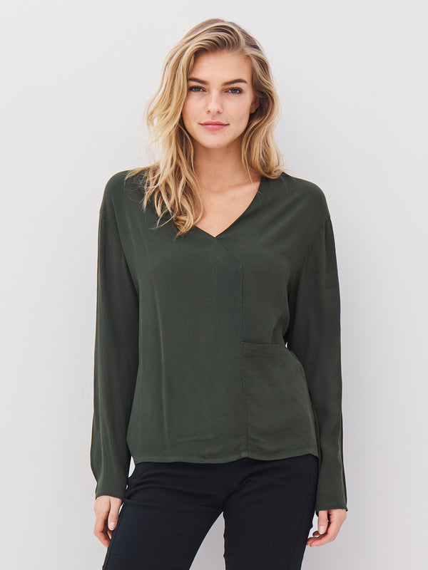 NÜ ANNI V-Ausschnitt Bluse Blusen 385 Dark Green