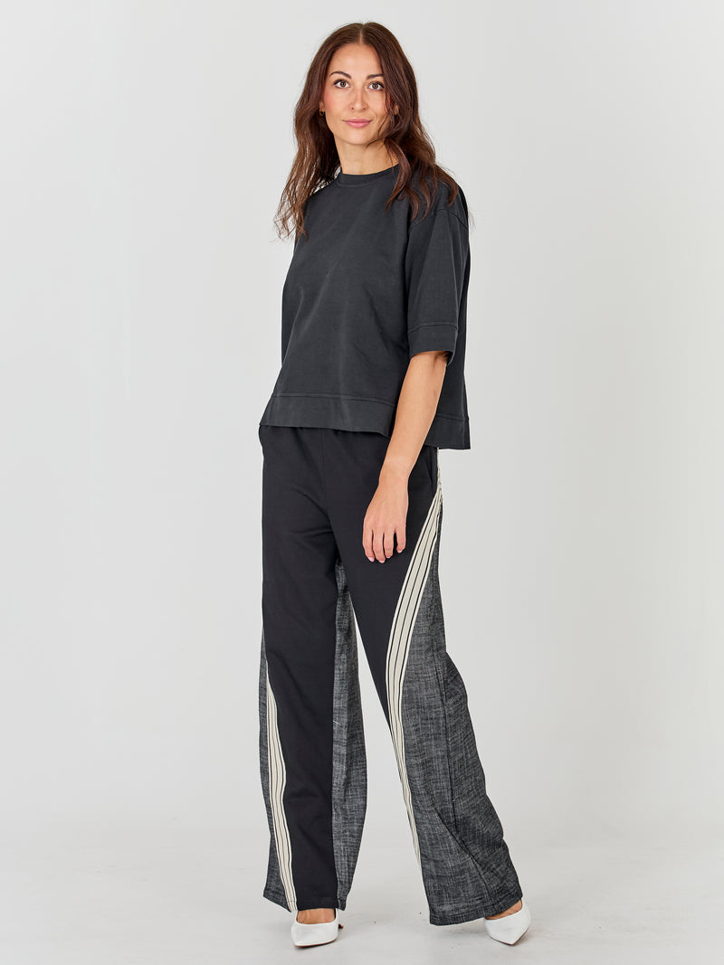 NÜ Alma Sweat Blusen Schwarz