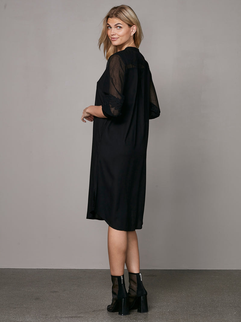 NÜ YAINA Kleid Kleider Schwarz