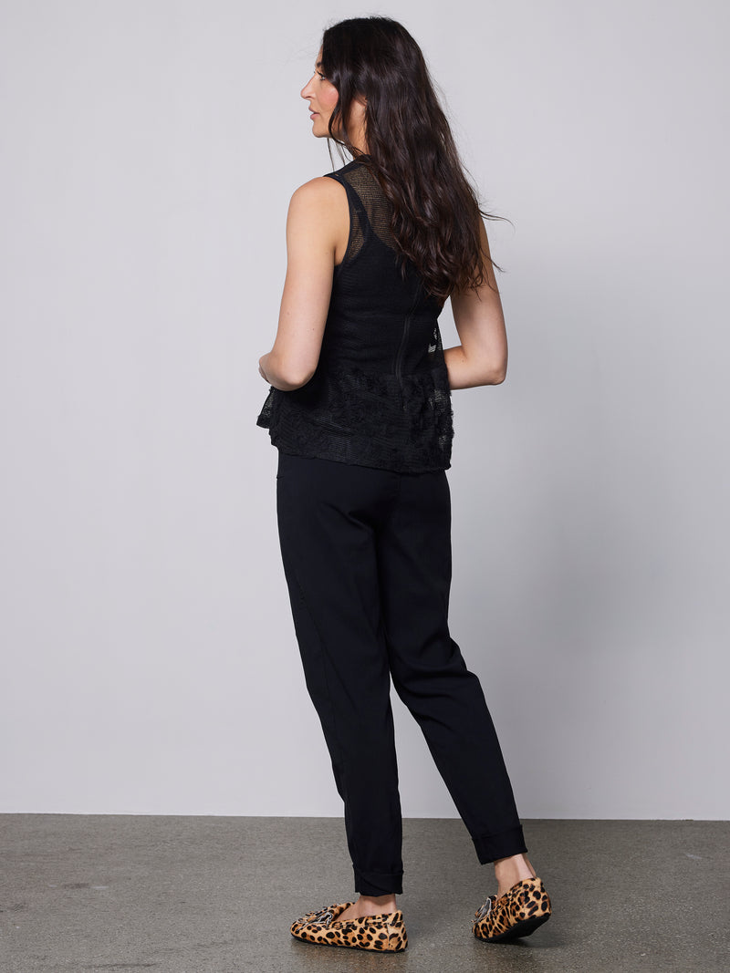 NÜ YALDA Oberteil Tops und T-shirts Schwarz