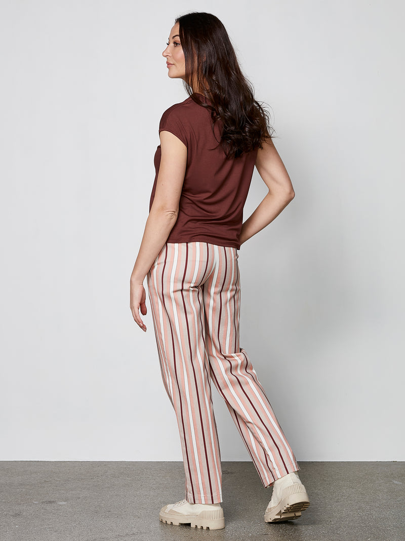NÜ YASMI V-Ausschnitt T-Shirt Tops und T-shirts 685 Berry red