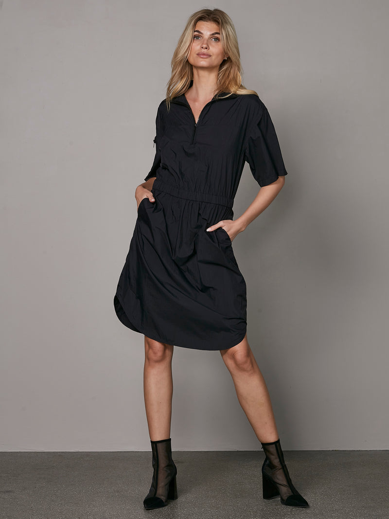 NÜ YEN Kleid Kleider Schwarz