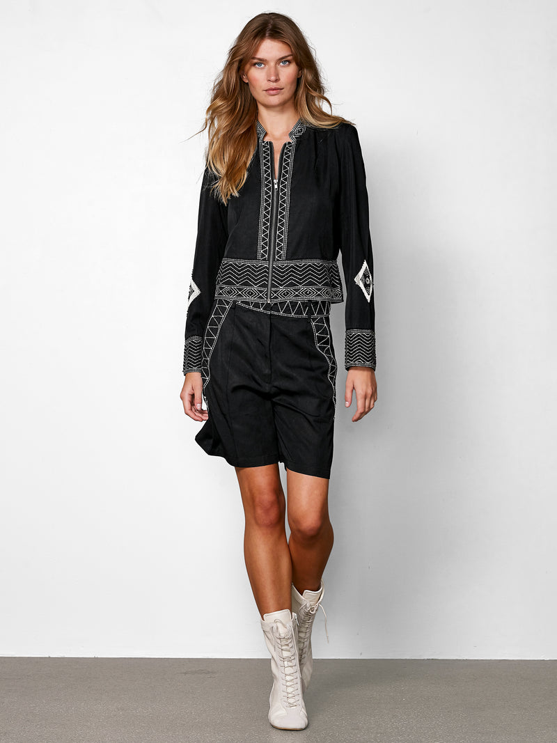 NÜ ZANNA Shorts Shorts Schwarz
